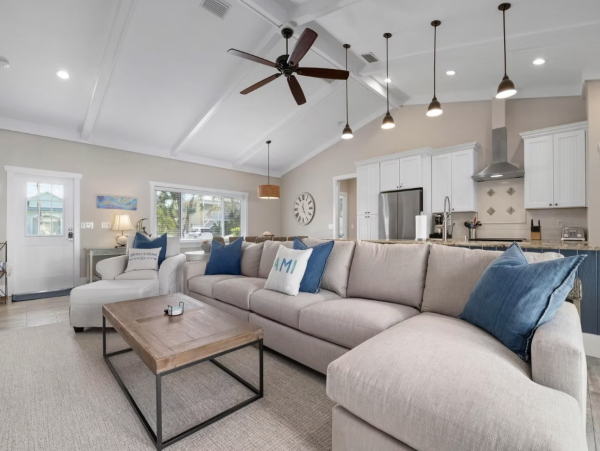 Four Bedroom Vacation Home in Holmes Beach Close to Beach